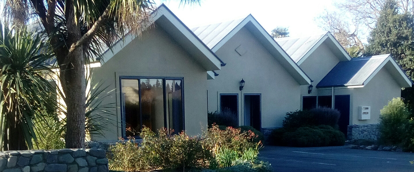 Outside View Of Units At Four Peaks Motel In Geraldine Canterbury